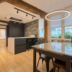 Apartamento Moderno Y Lujoso En El Historico Casco Viejo, Bilbao